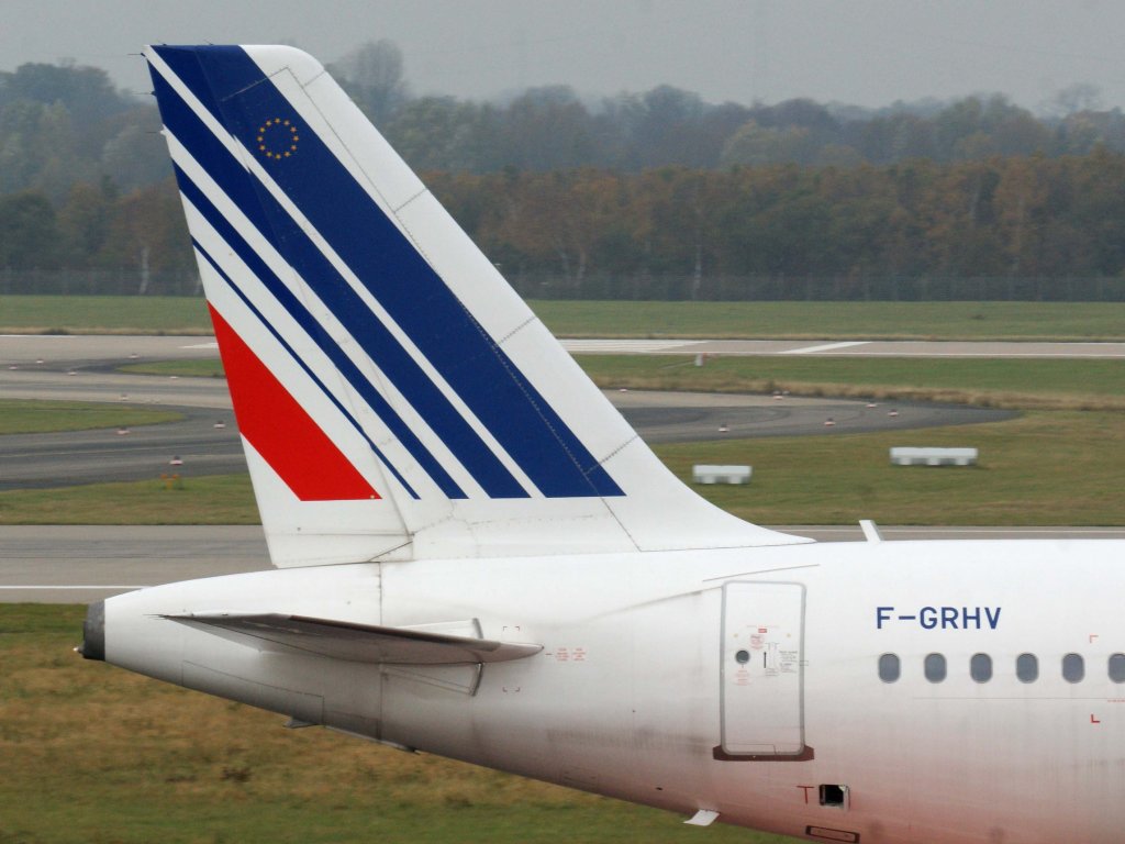 Air France, F-GRHV, Airbus, A 319-100 (Seitenleitwerk/Tail), 13.11.2011, DUS-EDDL, Dsseldorf, Germany 

