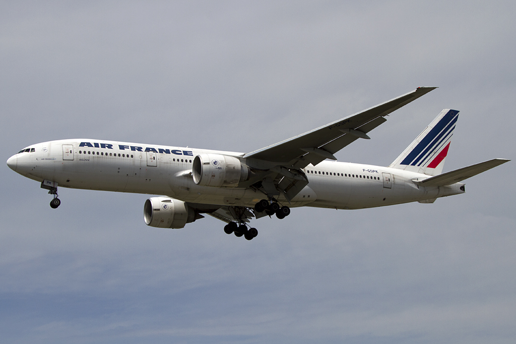 Air France, F-GSPK, Boeing, B777-228ER, 25.08.2011, YUL, Montreal, Canada



