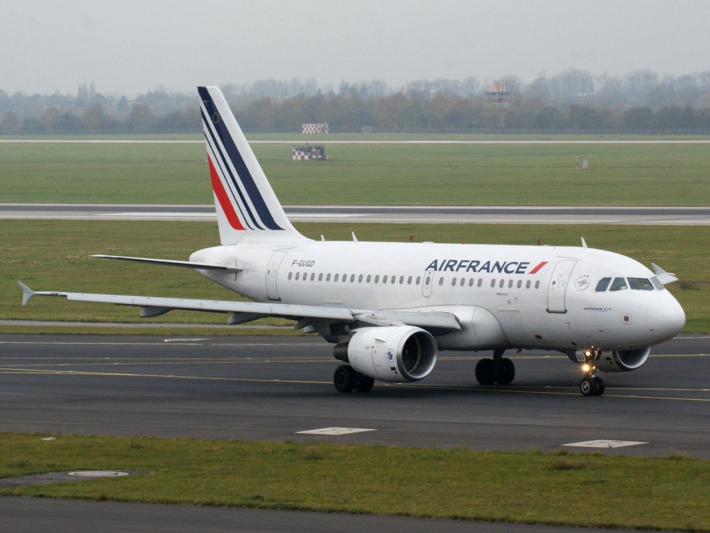 Air France, F-GUGD, Airbus, A 318-100 (neue AF-Lackierung), 13.11.2011, DUS-EDDL, Dsseldorf, Germany 