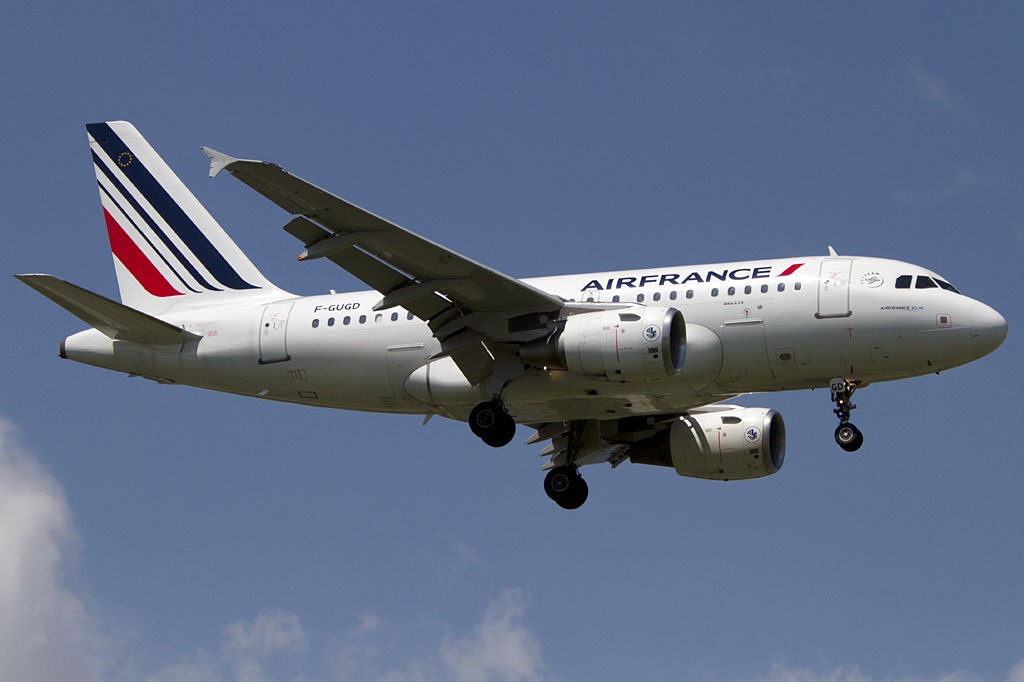 Air France, F-GUGD, Airbus, A318-111, 31.07.2011, GVA, Geneve, Switzerland






