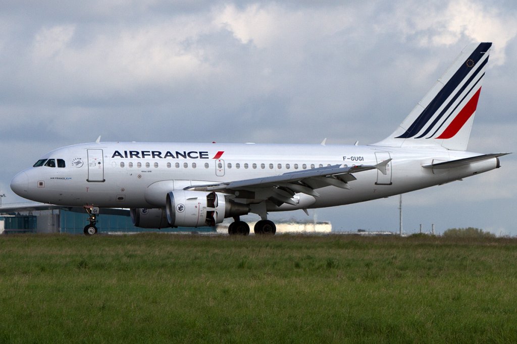 Air France, F-GUGI, Airbus, A318-111, 01.05.2012, CDG, Paris, France 


