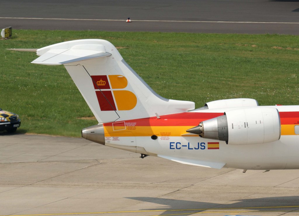 Air Nostrum, EC-LJS, Bombardier CRJ-1000 (Seitenleitwerk/Tail), 29.04.2011, DUS-EDDL, Dsseldorf, Germany 

