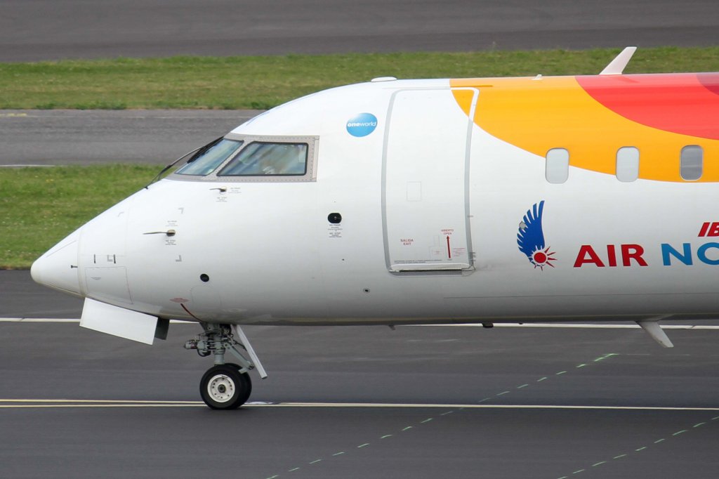 Air Nostrum, EC-LJX, Bombardier, CRJ-1000 (Bug/Nose), 06.01.2012, DUS-EDDL, Dsseldorf, Germany