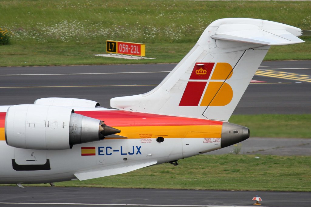 Air Nostrum, EC-LJX, Bombardier, CRJ-1000 (Seitenleitwerk/Tail), 06.01.2012, DUS-EDDL, Dsseldorf, Germany