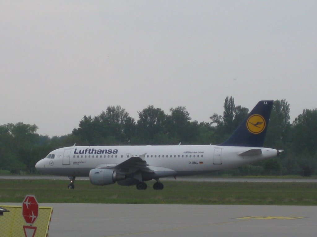 Airbus A319
Lufthansa
Flughafen Karlsruhe/Baden-Baden (FKB)
08.05.2010

