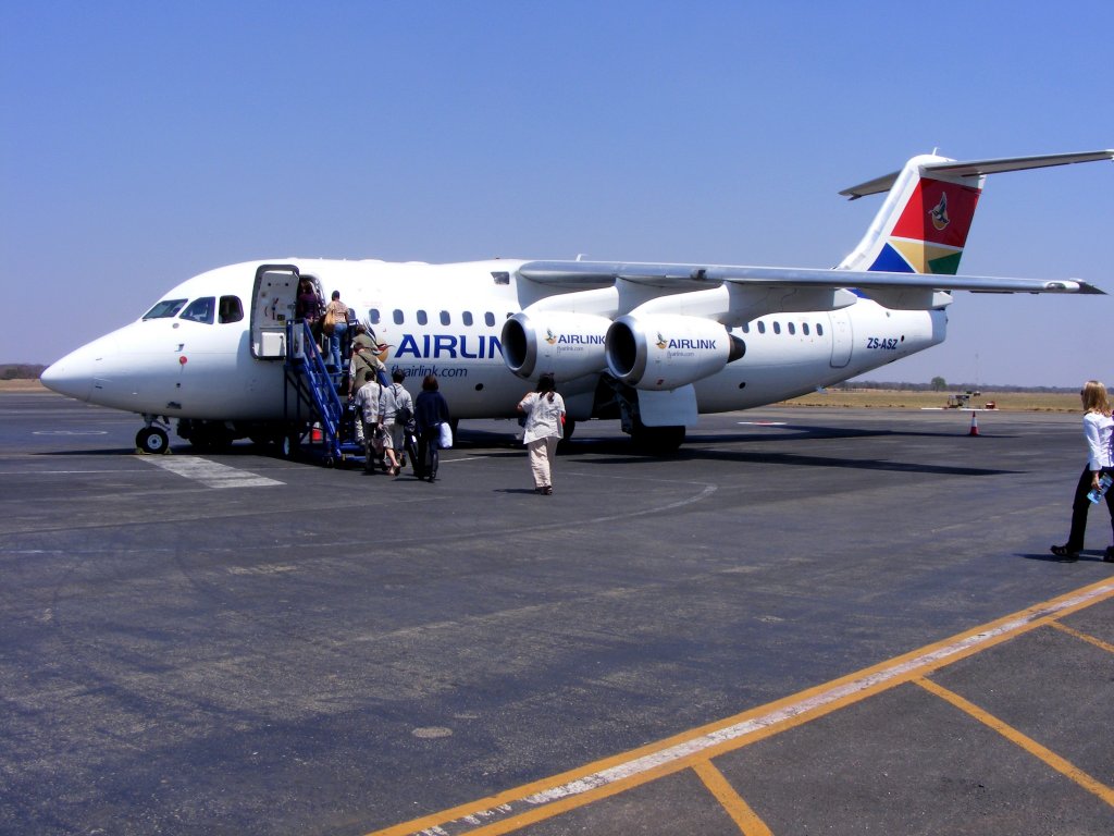 AIRLINK BAe-Avro,ARJ 85 ZS-ASZ auf dem Flughafen Victoria Falls in Zimbabwe am 15.9.2009