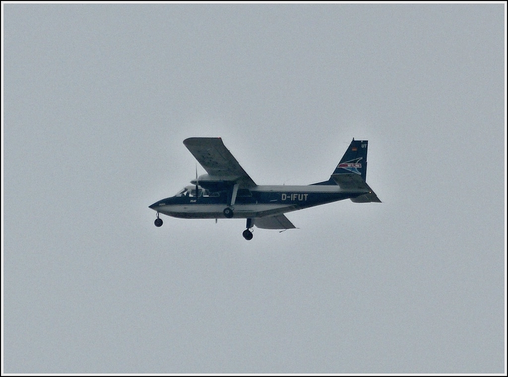 Am 08.05.2012 habe ich dieses kleine Passagierflugzeug  D-IFUT , in der Nhe von Norddeich aufgenommen.