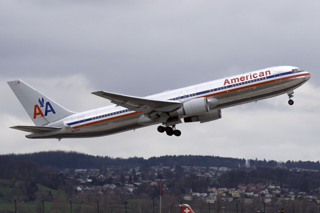 American Airlines, N372AA, Boeing, B767-323ER, 05.04.2010, ZRH, Zuerich, Switzerland



