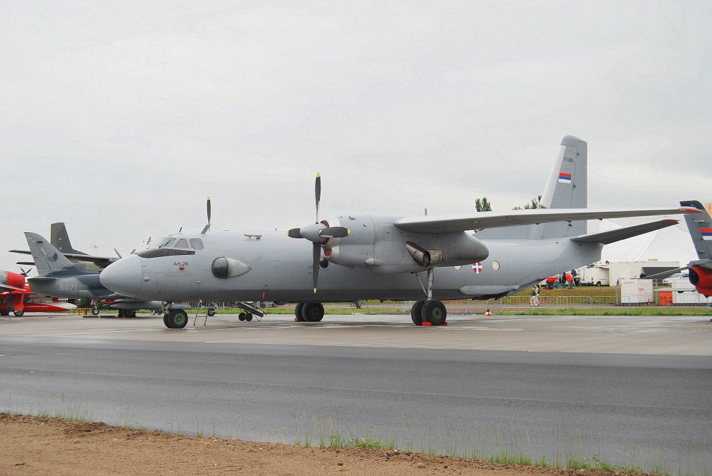 Antonov An-26 der Serbischen Luftwaffe auf der ILA Berlin-Schnefeld am 12.06.10