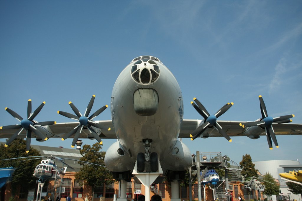 Antonov An22 Fotos Flugzeugbild.de