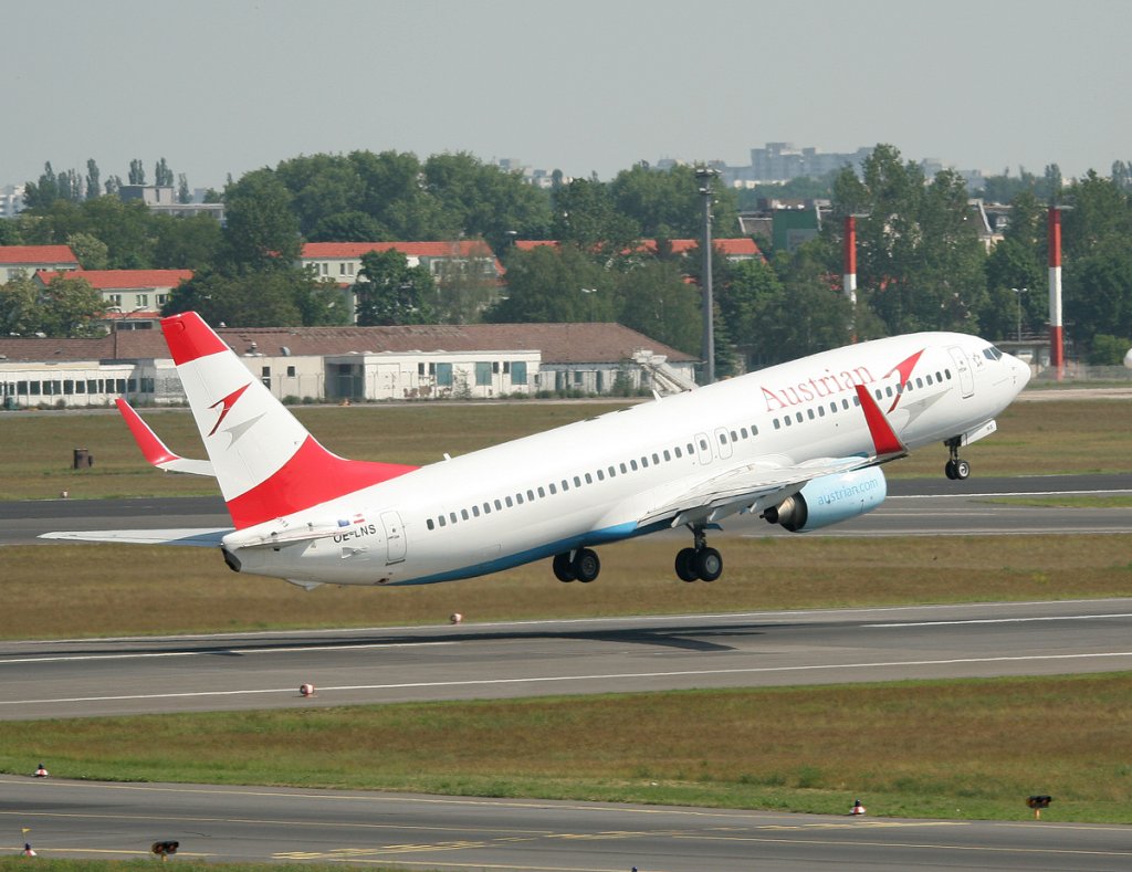 Austrian Airlines B 737-8Z9 OE-LNS beim Start in Berlin-Tegel am 22.05.2012