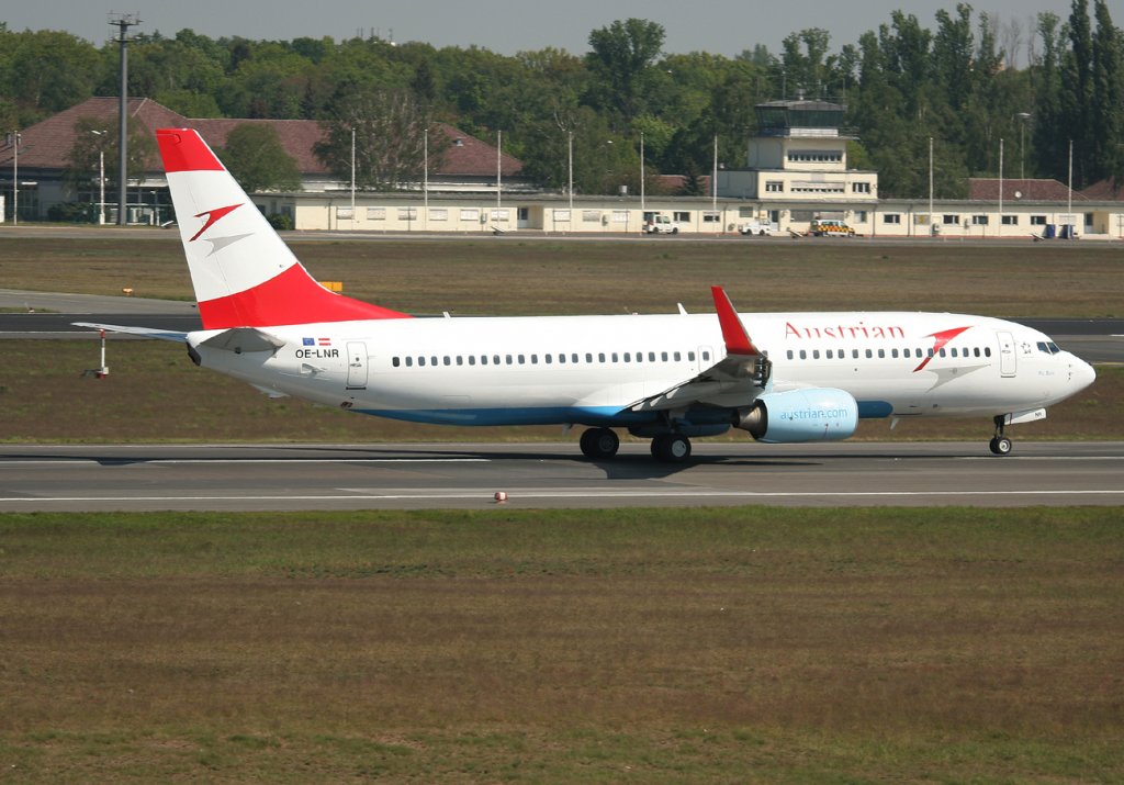 Austrian B 737-8Z9 OE-LNR beim Start in Berlin-Tegel am 07.05.2011