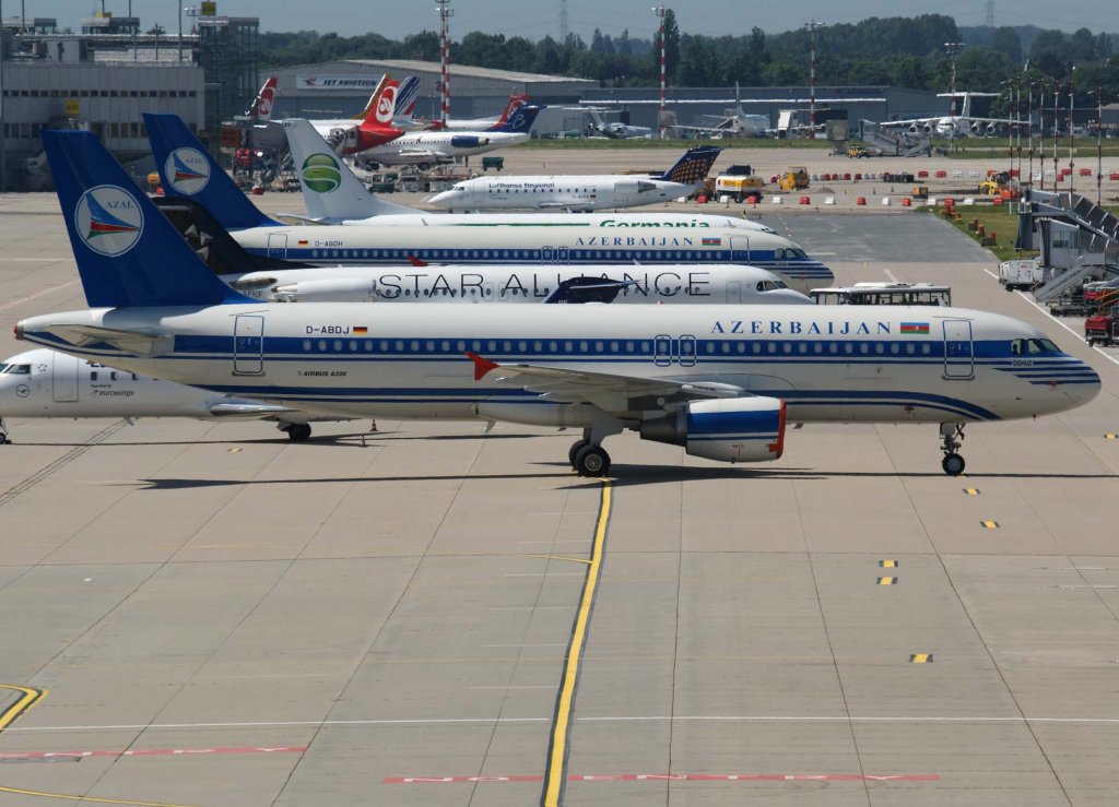 Azerbaijan Airlines, D-ABDJ, Airbus A 320-200 (ex. Air Berlin), 2010.06.11, DUS-EDDL, Dsseldorf, Germany