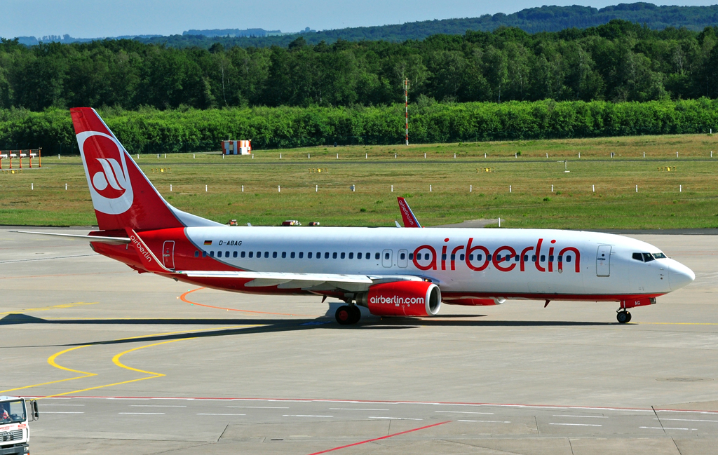 B737-800 D-ABAG - Air Berlin auf dem Flughafen Kln-Bonn - 02.06.2011