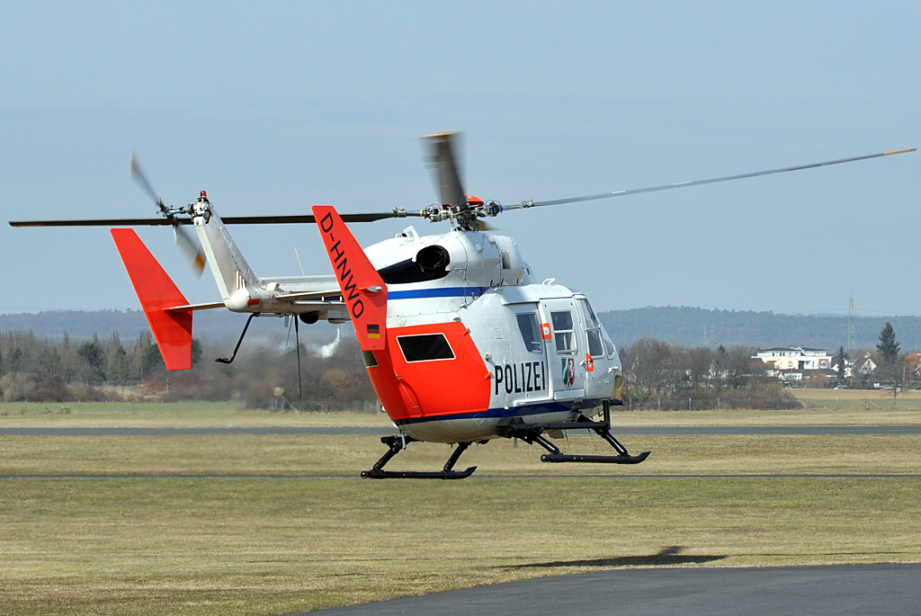 BK 117 C-1, D-HNWO, Polizei NRW beim Abflug in Bonn-Hangelar -06.03.2013
