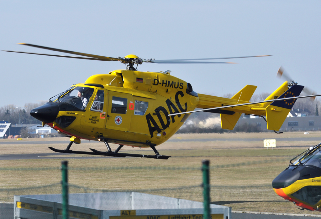 BK 117B-2 D-HMUS, ADAC, beim Start zum Werkstattflug in Bonn-Hangelar - 06.03.2013
