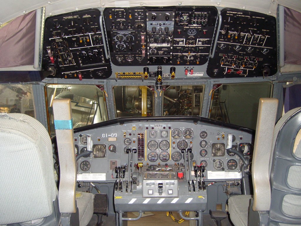 Blick in das Cockpit einer Breguet Atlantic 
aufgenommen am 17.3.12 auf dem Ausstellungsgelnde in Wernigerode