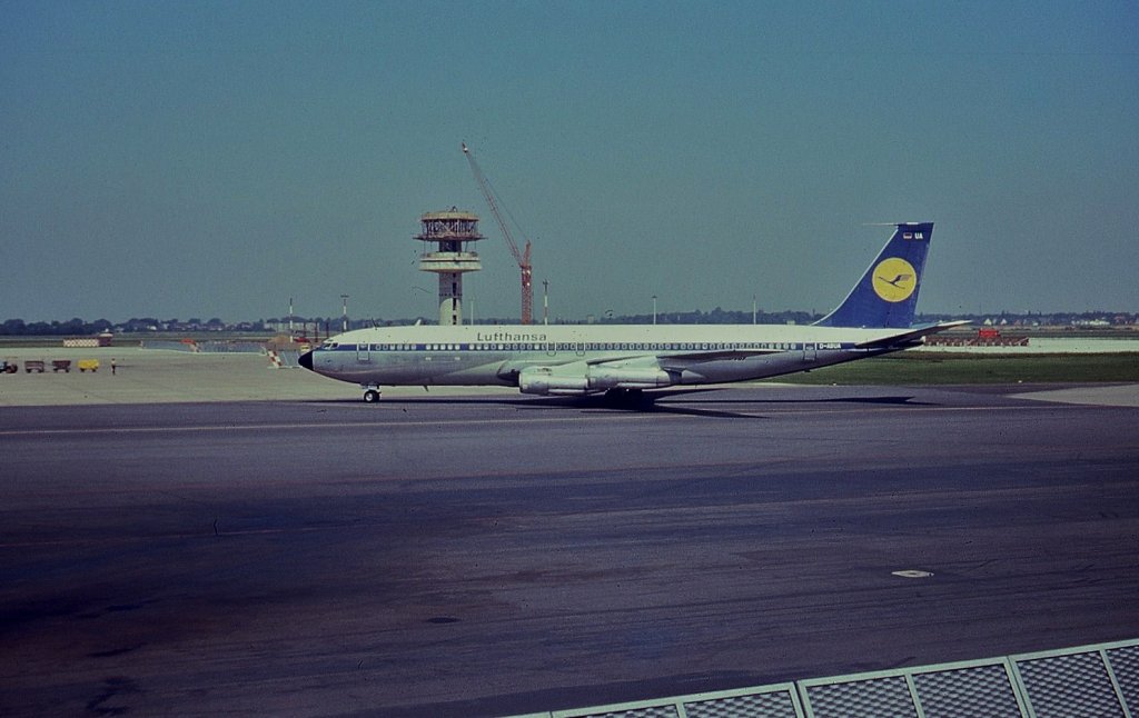 Boeing 707 Typ 330 C D-ABUA  Europa  der Lufthansa um 1969, Düsseldorf Flughafen