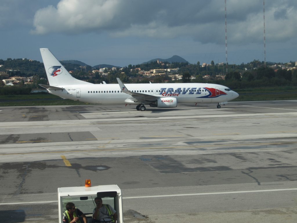 Boeing 737-800 der tschech. TravelService in Korfu  augen. 16.10.2010