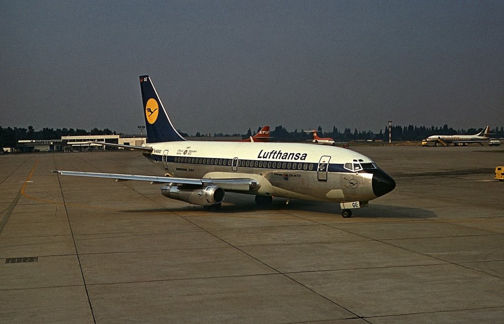 Boeing 737 City Jet D-ABGE  Erlangen  der Lufthansa Mitte der 80er Jahre, Dsseldorf Flughafen