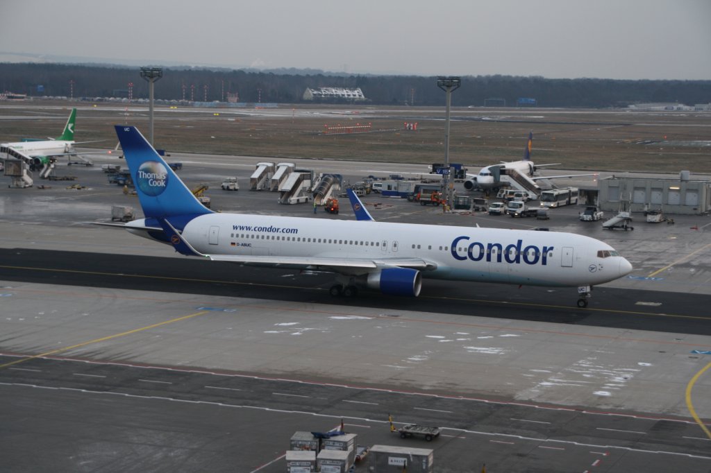 Boeing 767-330(ER) - D-ABUC - Condor

Frankfurt/Main am 19. Dezember 2009