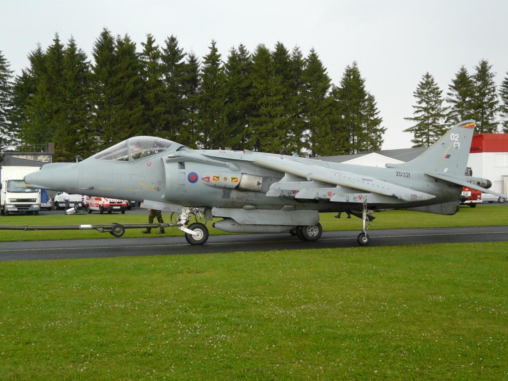 British Aerospace Harrier GR.Mk.9 - ZD321 - Royal Air Force

aufgenommen am 15. August 2008 whrend des Flugtages in Breitscheid