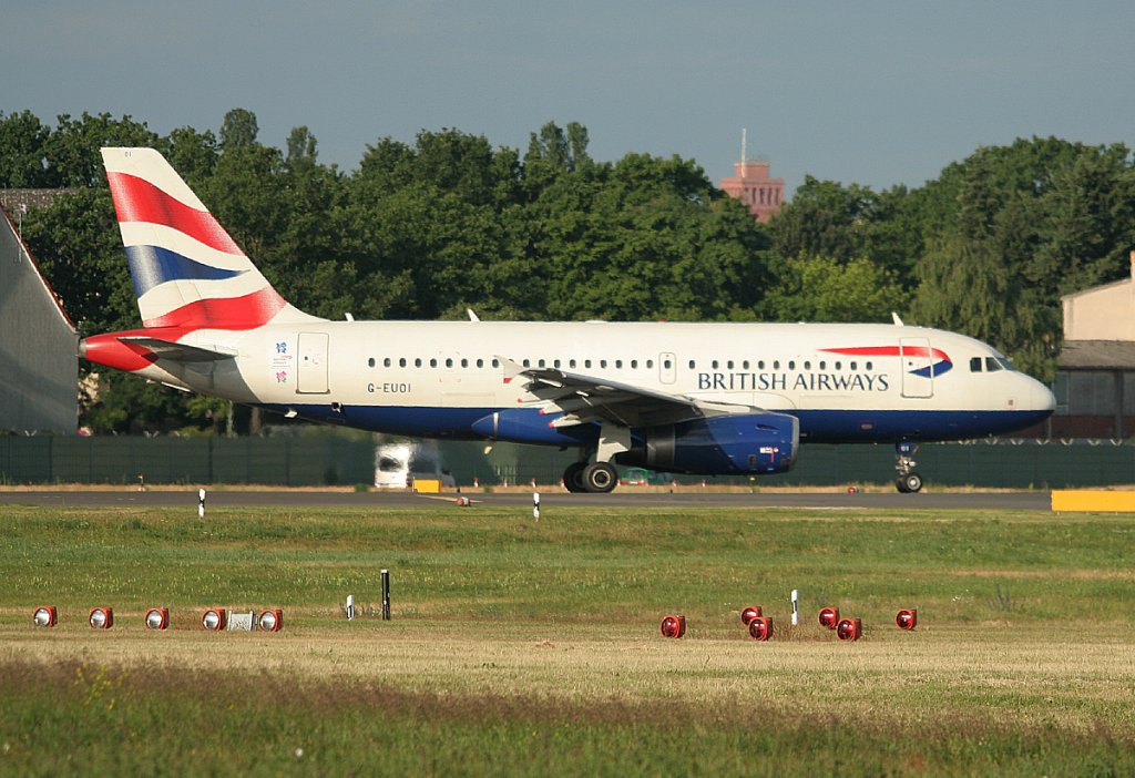 British Airways A 319-131 G-EUOI kurz vor dem Start in Berlin-Tegel am 09.06.2012