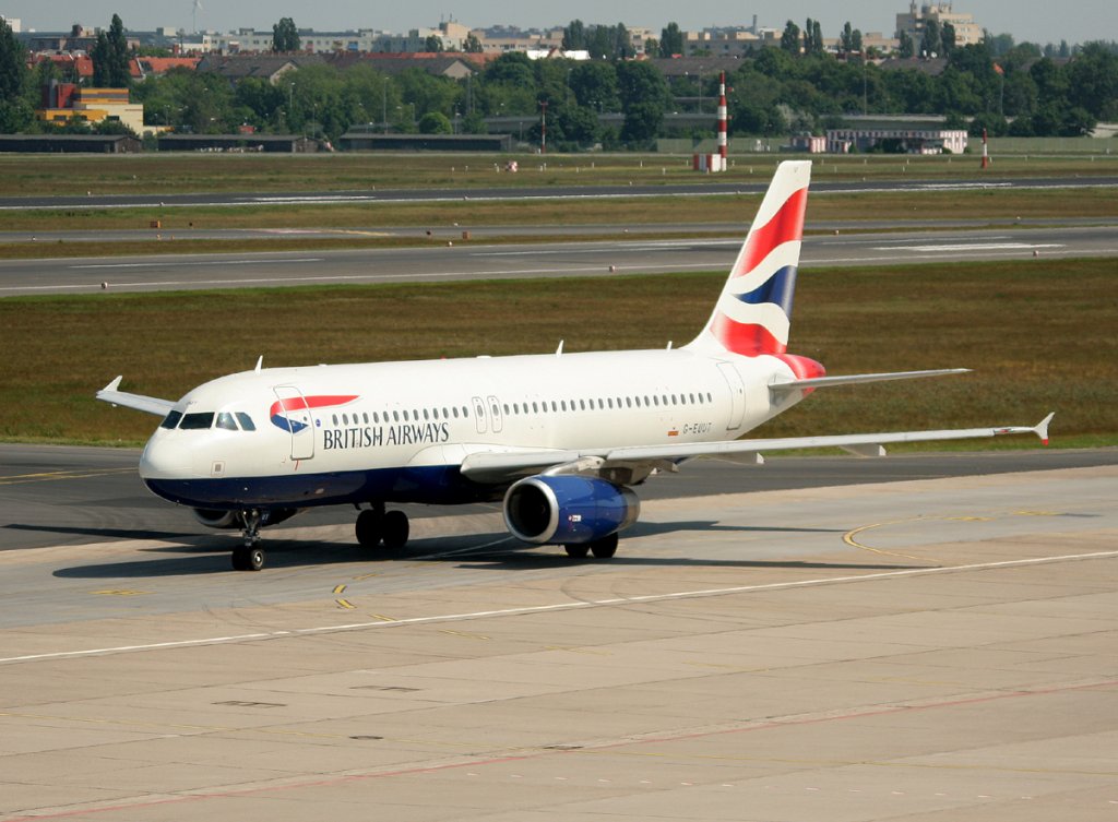 British Airways A 320-232 G-EUUT bei der Ankunft in Berlin-Tegel am 22.05.2012