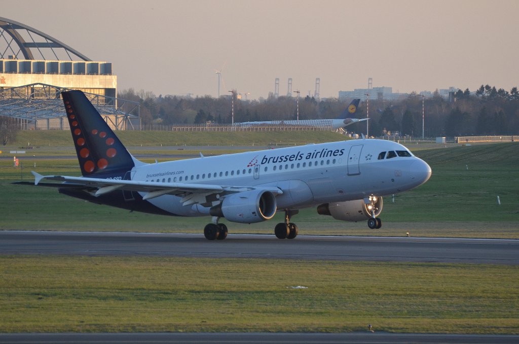 Brussels Airlines Airbus A319 OO-SSD beim Start in Hamburg Fuhlsbttel am 23.03.12