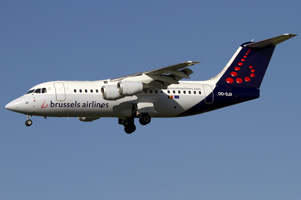 Brussels Airlines, OO-DJX, BAe, RJ-85, A320-214, 29.10.2011, BRU, Brssel, Belgium


