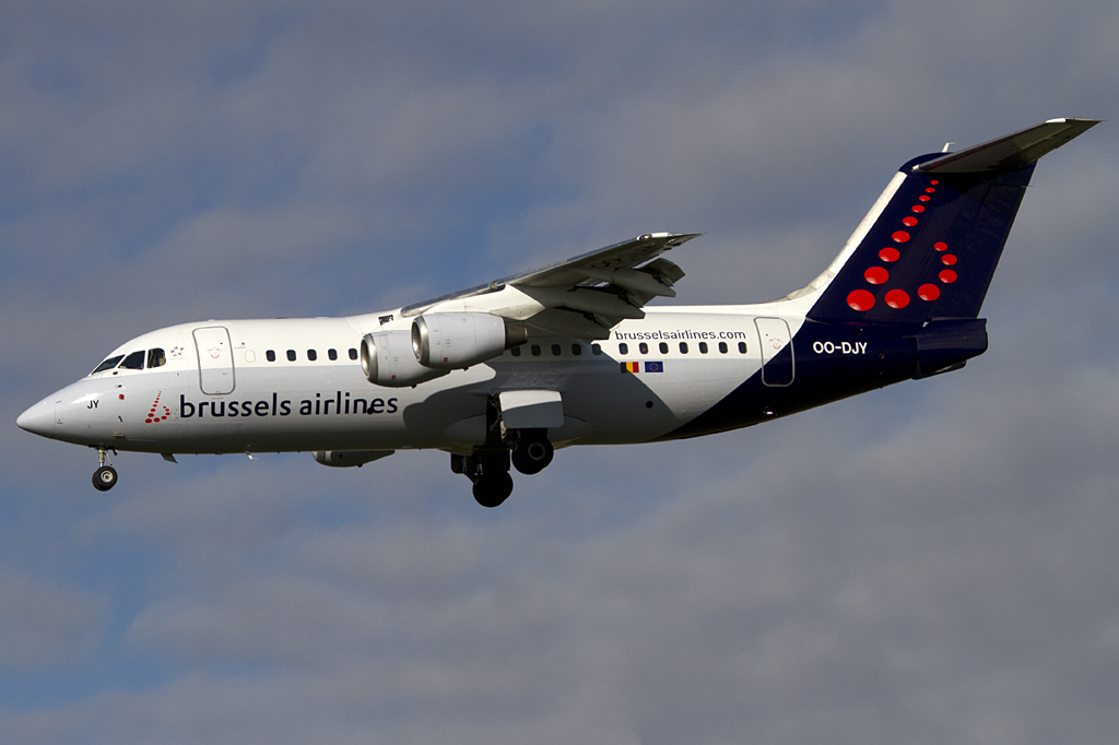 Brussels Airlines, OO-DJY, BAe, RJ-85, A320-214, 29.10.2011, BRU, Brssel, Belgium 





