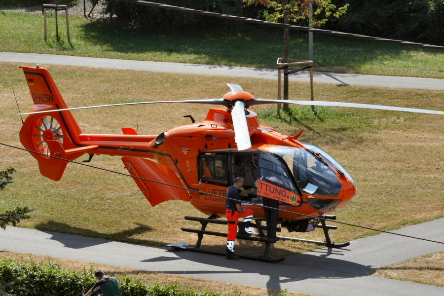 Bundesministerium des Innern Eurocopter EC-135 T2i  D-HZSN 
... Sommer 2010 Einsatz in Bergneustadt Talstrae Oberbergischer Kreis...