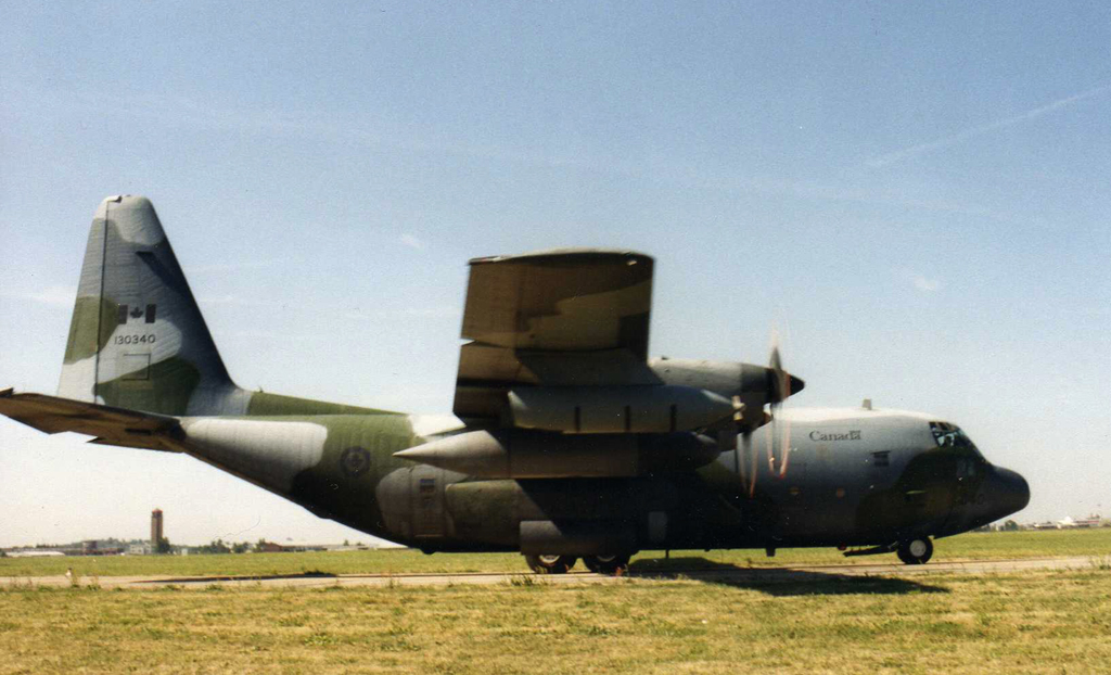 Canada Air Force Lockheed C-130 Hercules auf der ILA 2000 in Berlin-Schnefeld (Scan)