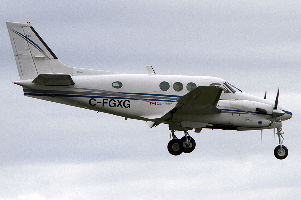 Canada - Department of Transport, C-FGXG, Beechcraft, King Air 90A, 06.09.2011, YUL, Montreal, Canada 






