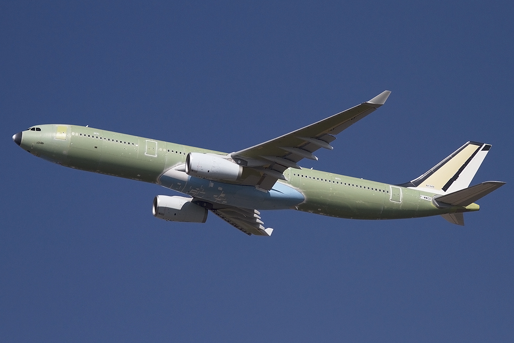 Cathay Pacific, F-WWCO > B-LAQ, Airbus, A330-343X, 06.09.2012, TLS, Toulouse, France 




