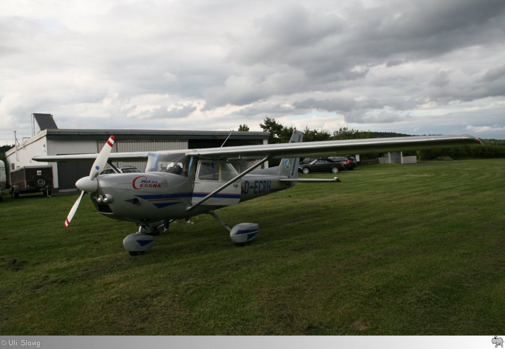Cessna C150 Rotax am 21. Juli 2012 auf dem Flugplatz Steinrcken in Coburg-Creidlitz.