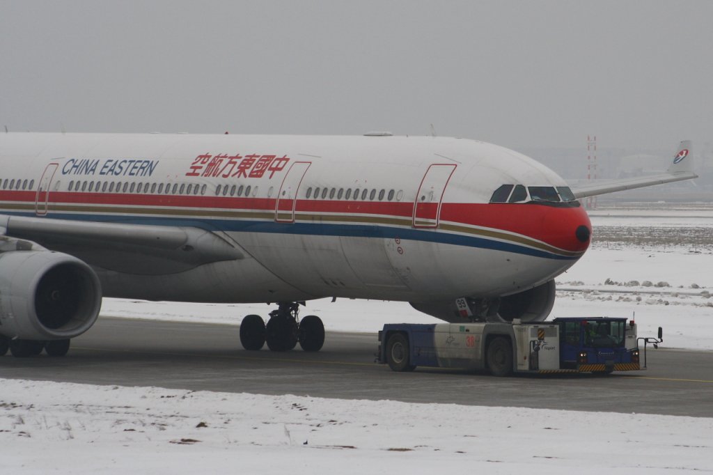 China Eastern Airlines 
Airbus A330-243 
B-6099
Frankfurt am Main
04.01.11