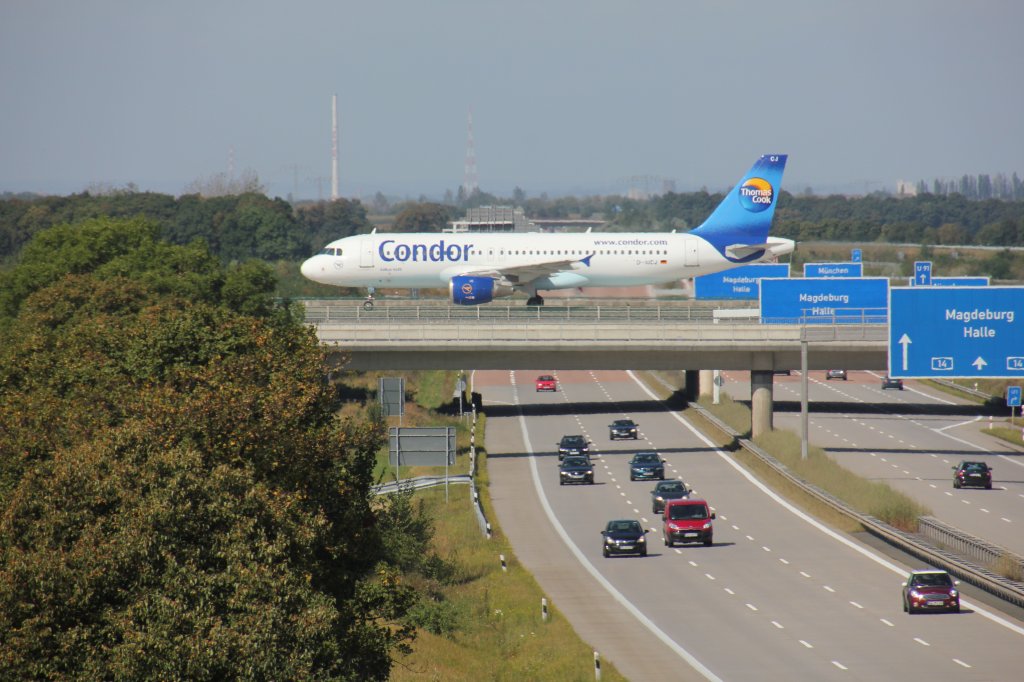 Condor Airbus A320-212 D-AICJ nach der Landung am 01.09.2012 af dem Flughafen Leipzig-Halle.