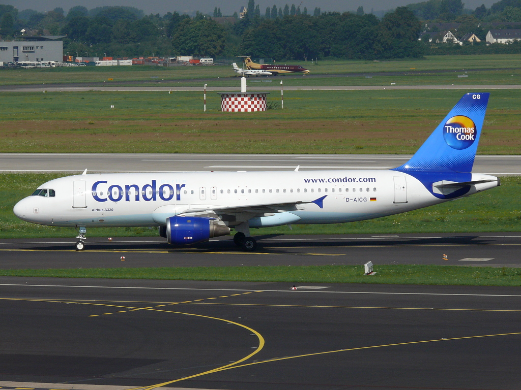 Condor Berlin; D-AICG; Airbus 320. Flughafen Dsseldorf. 15.08.2009.