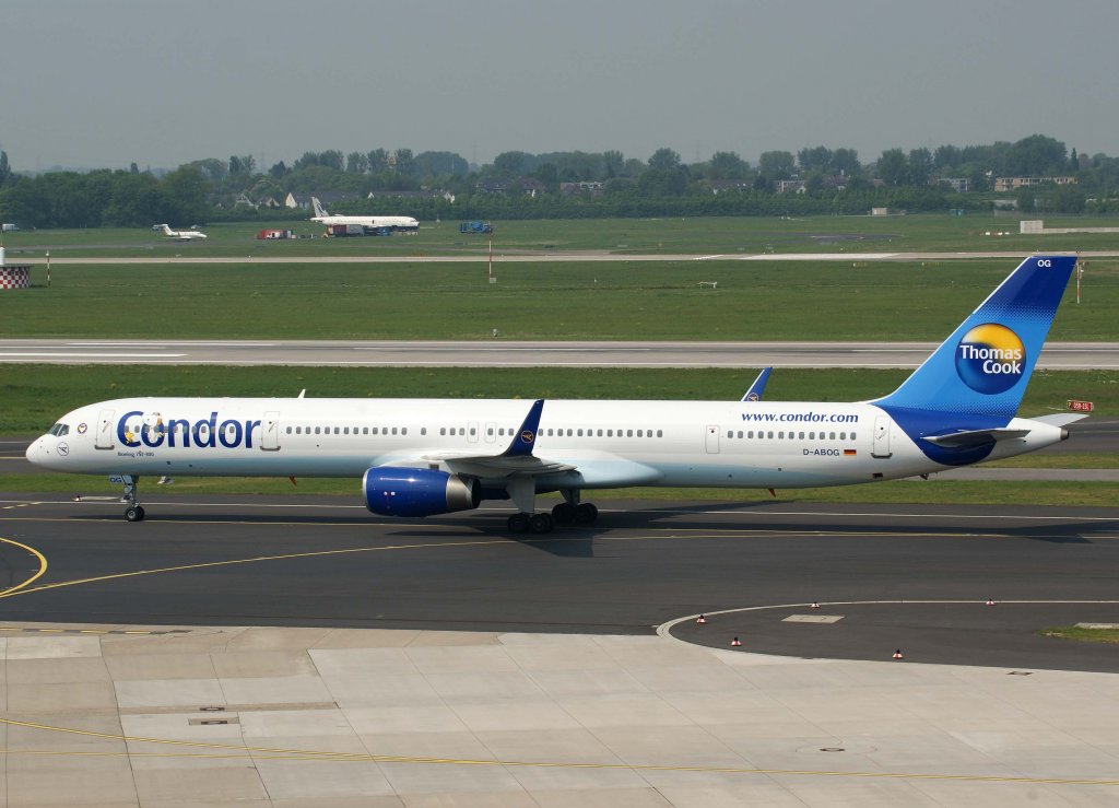 Condor, D-ABOG, Boeing 757-300 WL (Peanuts-Sticker), 29.04.2011, DUS-EDDL, Dsseldorf, Germany 


