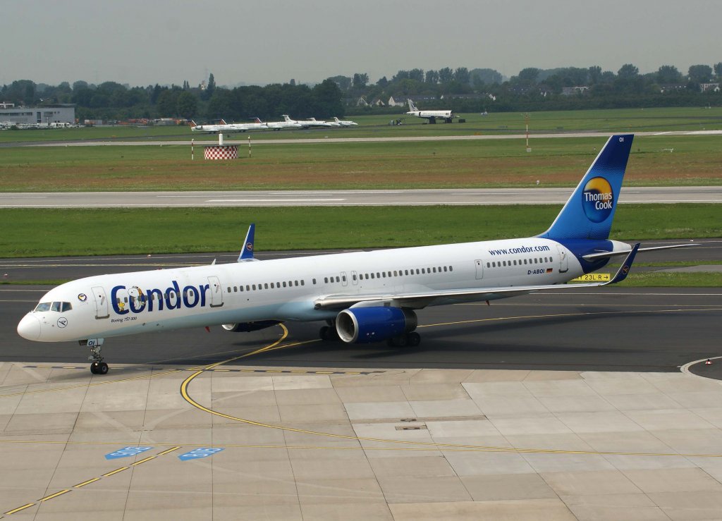 Condor, D-ABOI (Peanuts-Sticker), Boeing 757-300 wl, 28.07.2011, DUS-EDDL, Dsseldorf, Germany 

