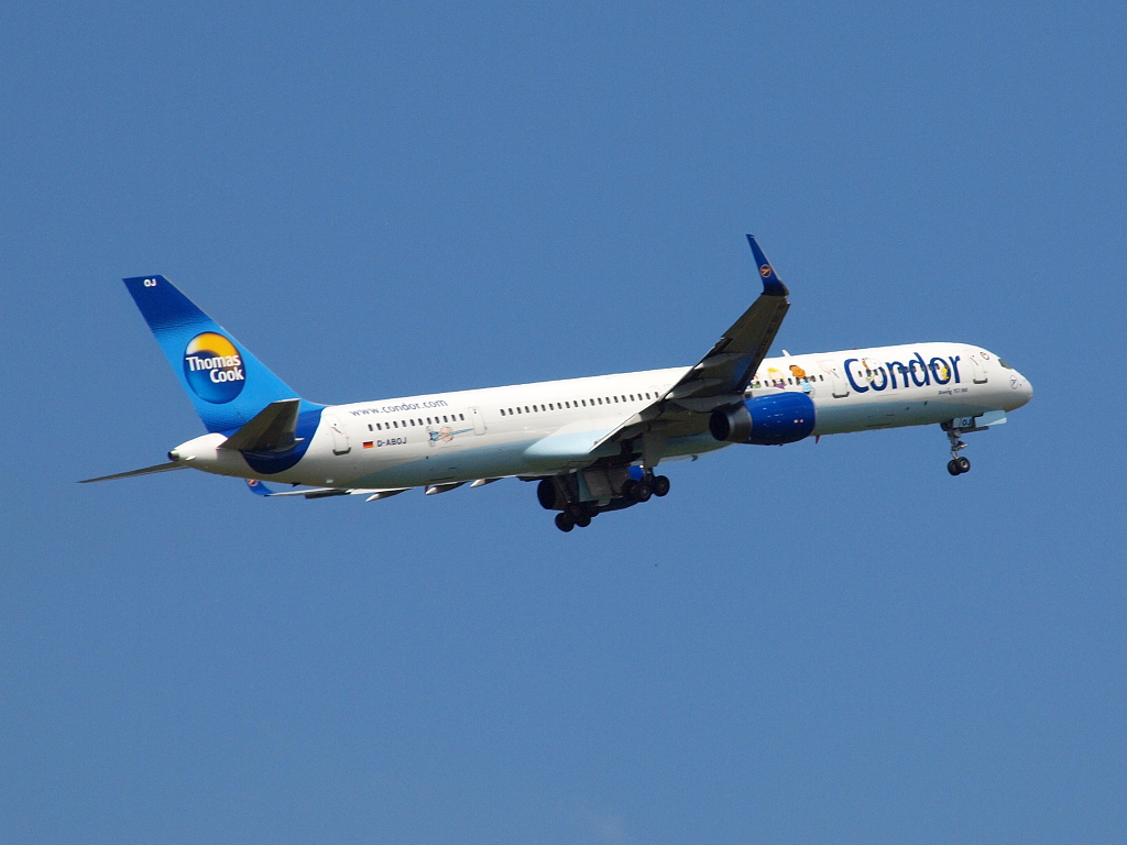 Condor; D_ABOJ. Boeing 757-330. Flughafen Dsseldorf. 17.04.2011.
