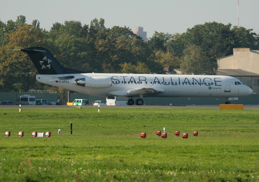 Contact Air Fokker 100 D-AFKA kurz vor dem Start in Berlin-Tegel am 24.09.2011