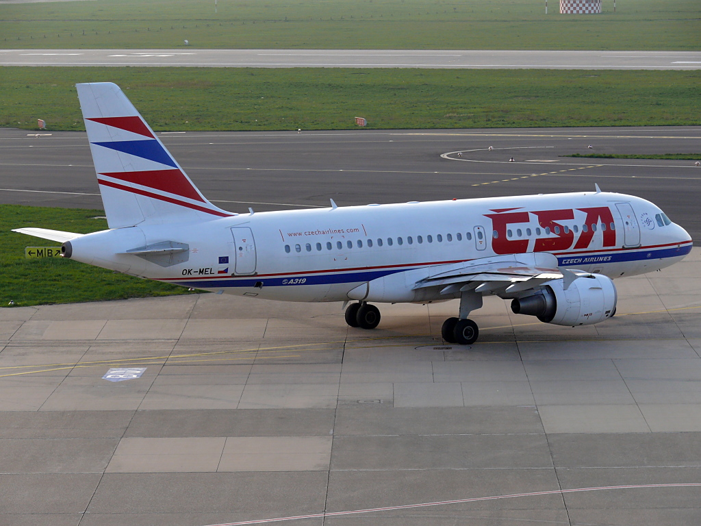 Czech Airlines (CSA); OK-MEL; Airbus A319-112. Flughafen Dsseldorf. 08.04.2011.