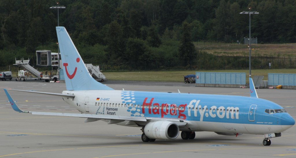 D-AHFC (Boeing 737-8K5) verlsst das Terminal 2 in Kln/Bonn am 06.09.2009.