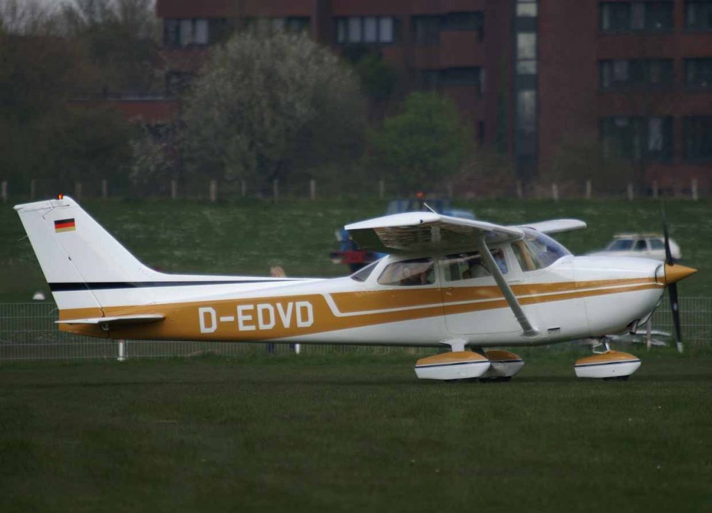 D-EDVD, Cessna F-172 M Skyhawk, 2008.04.20, EDLX, Wesel-Rmerwardt, Germany 

