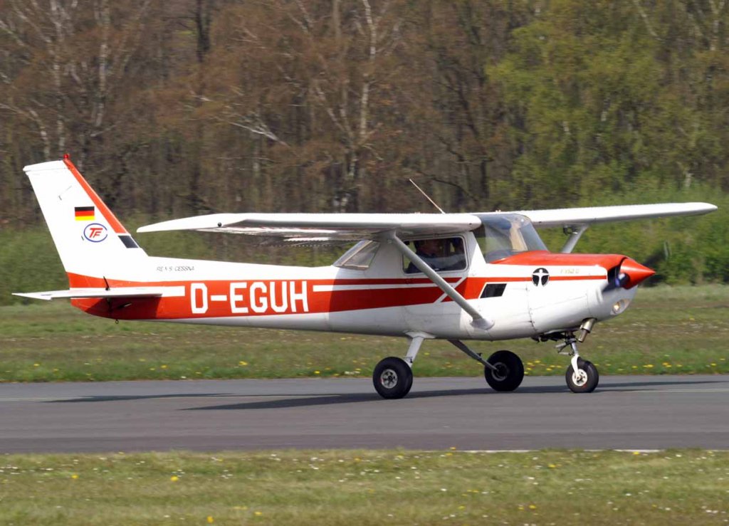 f152. D-EGUH, Cessna F 152,