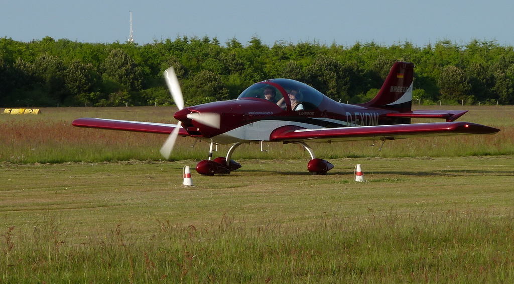 D-EXDW; Breezer LSA; Die D-EXDW der Breezer Aircraft GmbH&Co.KG ist