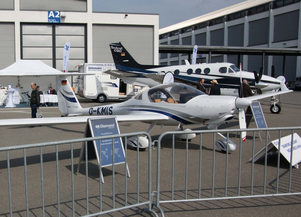 D-KMIS, Hoffmann HK-36 TTC-115 Super Dimona (Diamond Aircraft), 2010.04.08, FDH-EDNY, Friedrichshafen (Aero 2010), Germany 