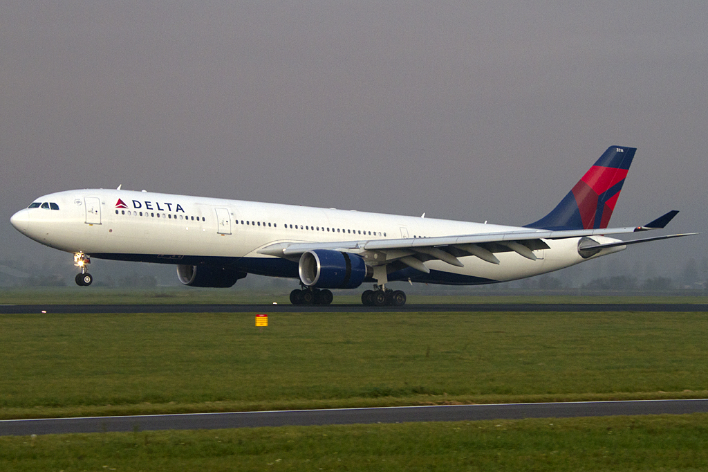 Delta Airlines, N816NW, Airbus, A330-323X, 29.10.2011, AMS, Amsterdam, Netherlands




